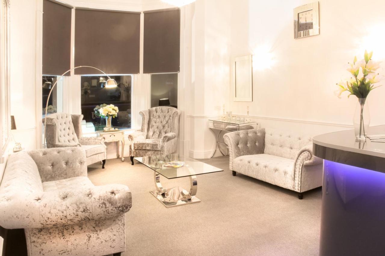 Marine Residence Скарбъро Екстериор снимка