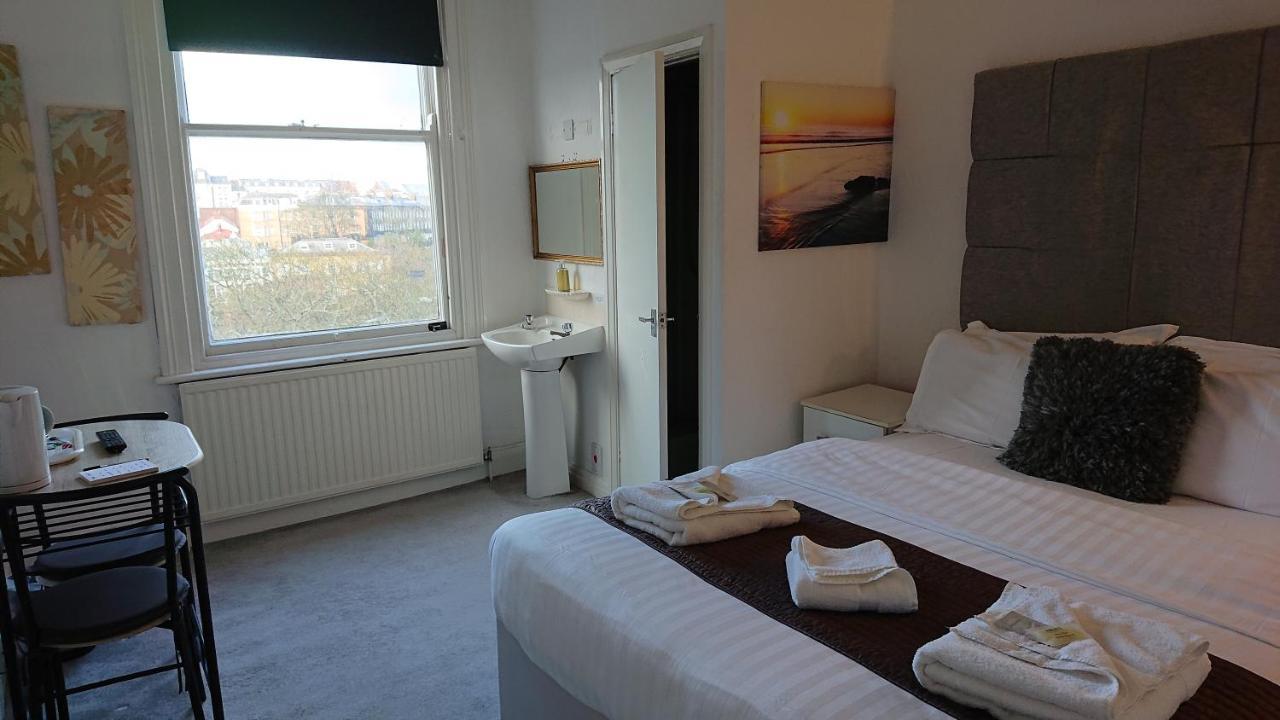 Marine Residence Скарбъро Екстериор снимка