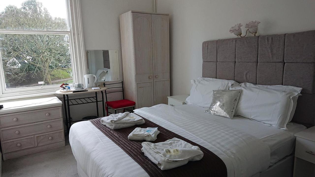 Marine Residence Скарбъро Екстериор снимка