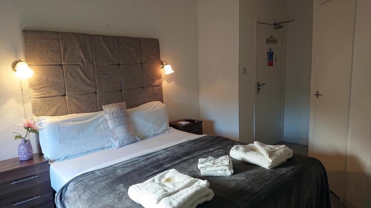 Marine Residence Скарбъро Екстериор снимка