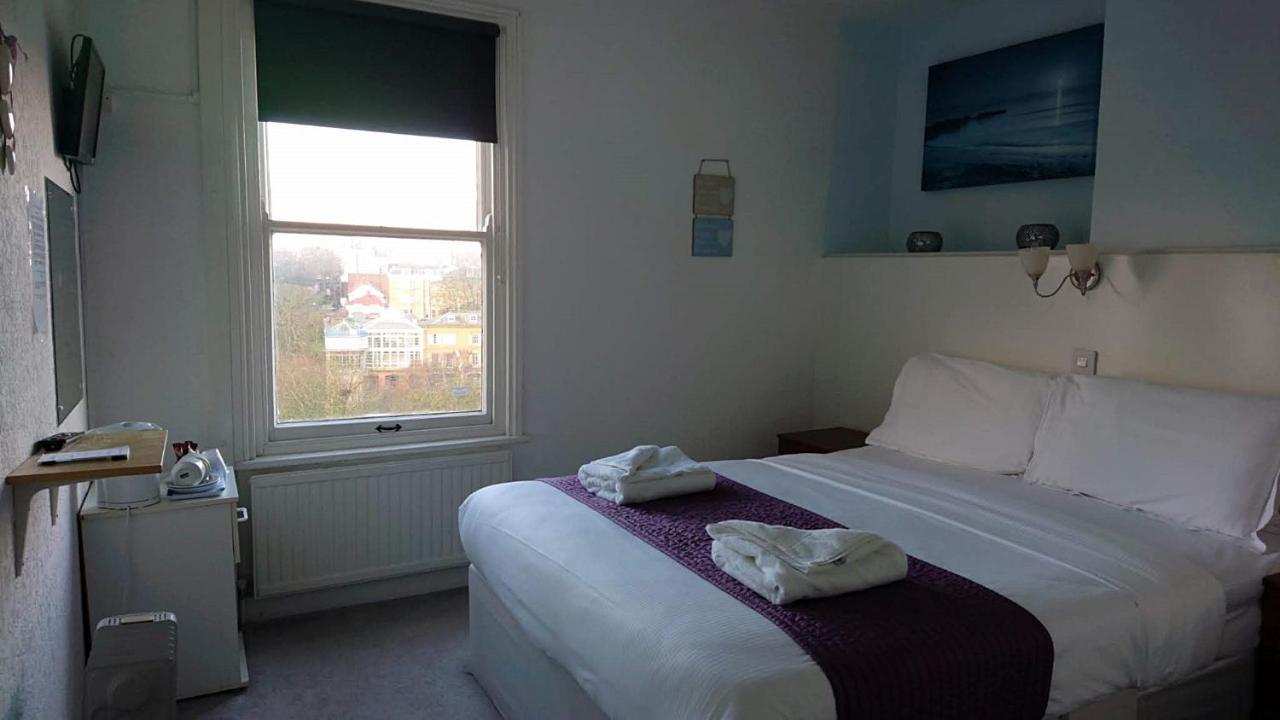 Marine Residence Скарбъро Екстериор снимка