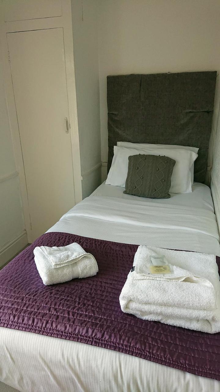 Marine Residence Скарбъро Екстериор снимка