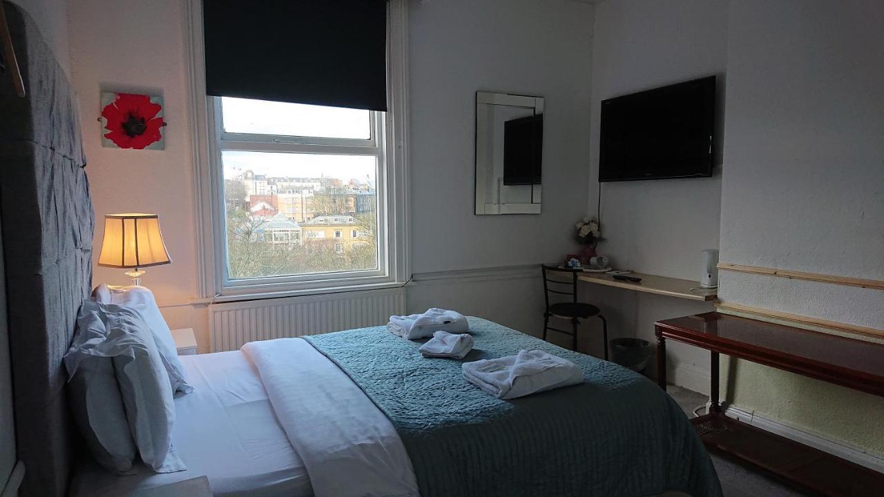 Marine Residence Скарбъро Екстериор снимка